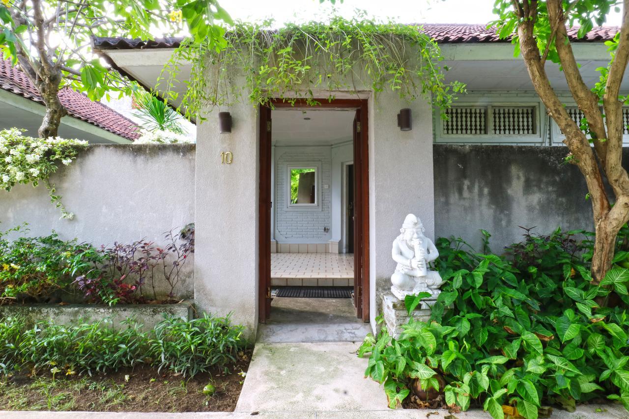 Aquarius Star Hotel Kuta  Exterior photo